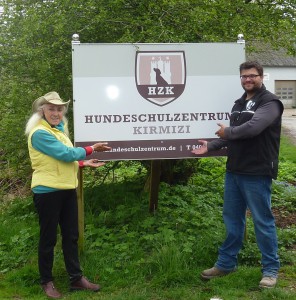 EIn gutes Team: Linda Tellington-Jones und Benjamin Kirmizi vom Hundeschulzentrum Foto: Kerstin Berneike